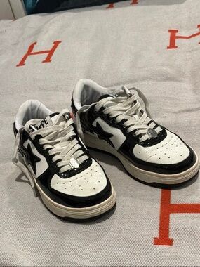 Black & White Star Panel Men's Sneakers